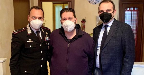 Torino Carabiniere Eroe Ferito Per Sventare Una Violenta Rapina