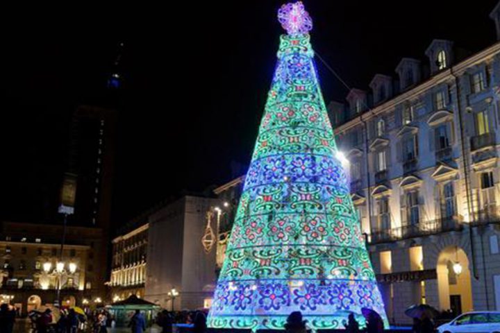 Albero Di Natale A Torino.Tornano L Albero Delle Luci E Il Calendario Dell Avvento Gli Eventi Di Natale A Torino Torino News 24 Le News Da Torino