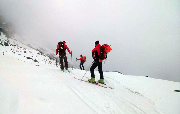 Valanga travolge scialpinista sulla Rocca dell’Abisso