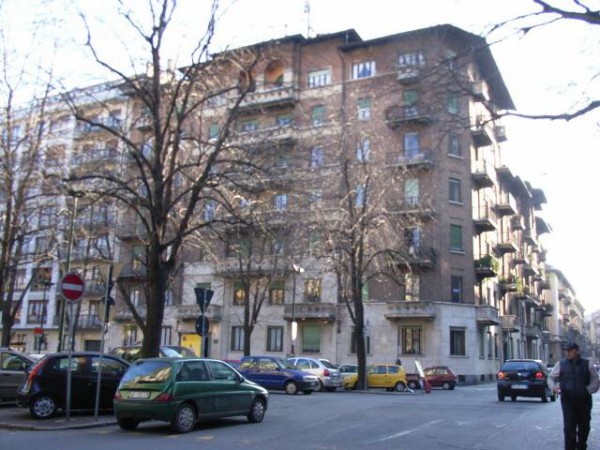 Donna muore cadendo dalla bici in corso Marconi– La Polizia cerca testimoni