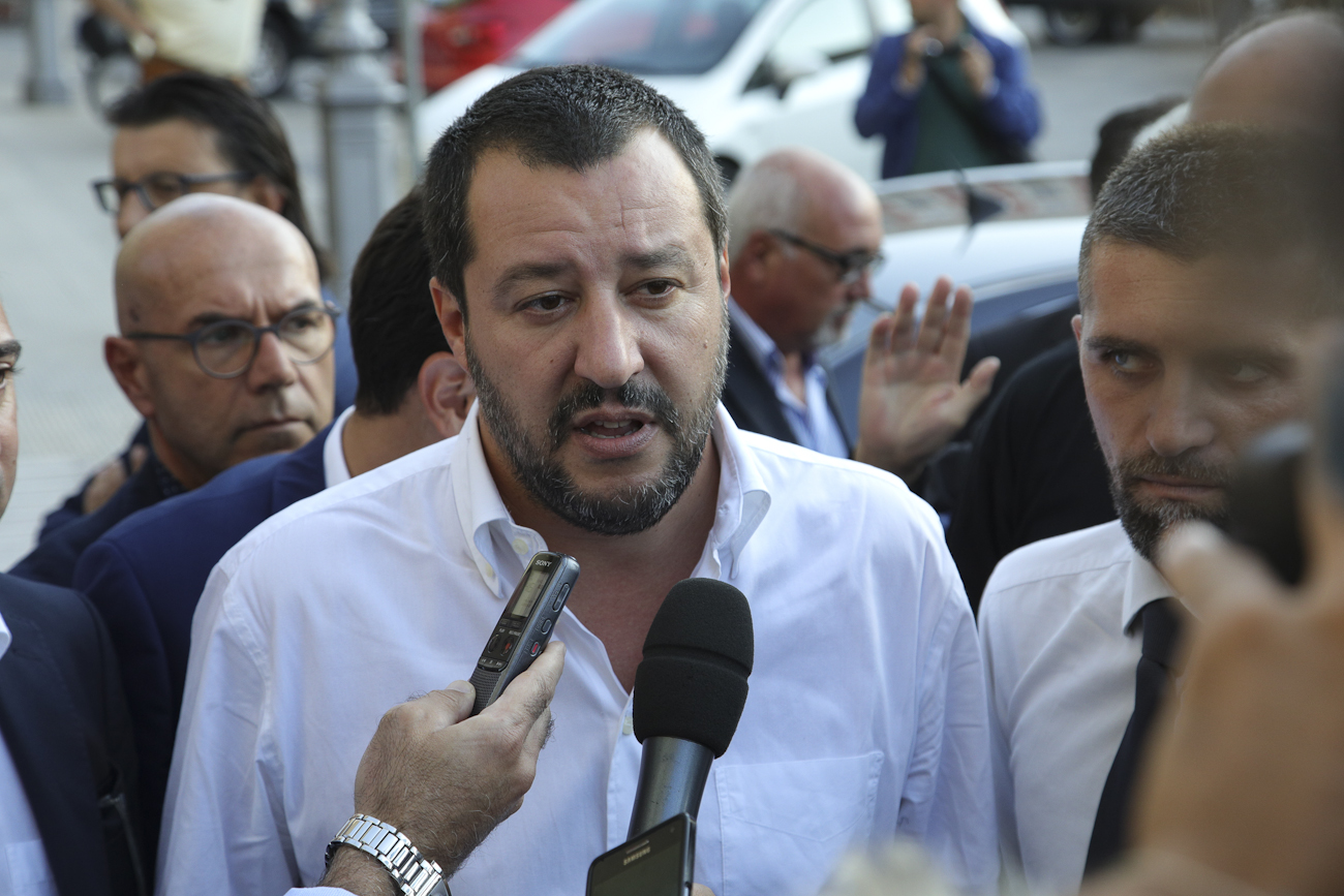Matteo Salvini apre la campagna elettorale della Lega al campo rom di via Germagnano