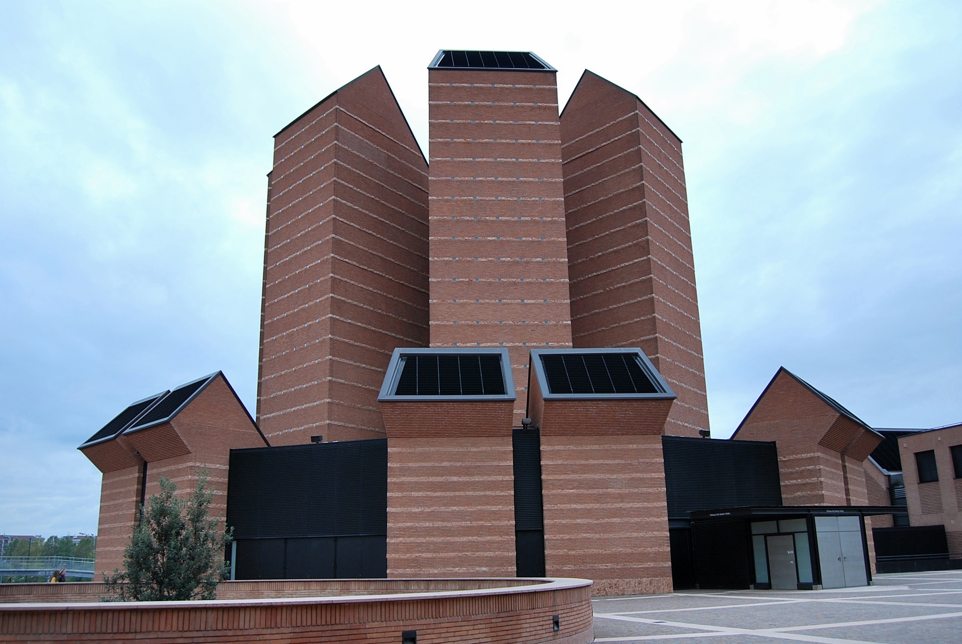 Domani i funerali di Bea, la bambina di pietra che ha commosso la città