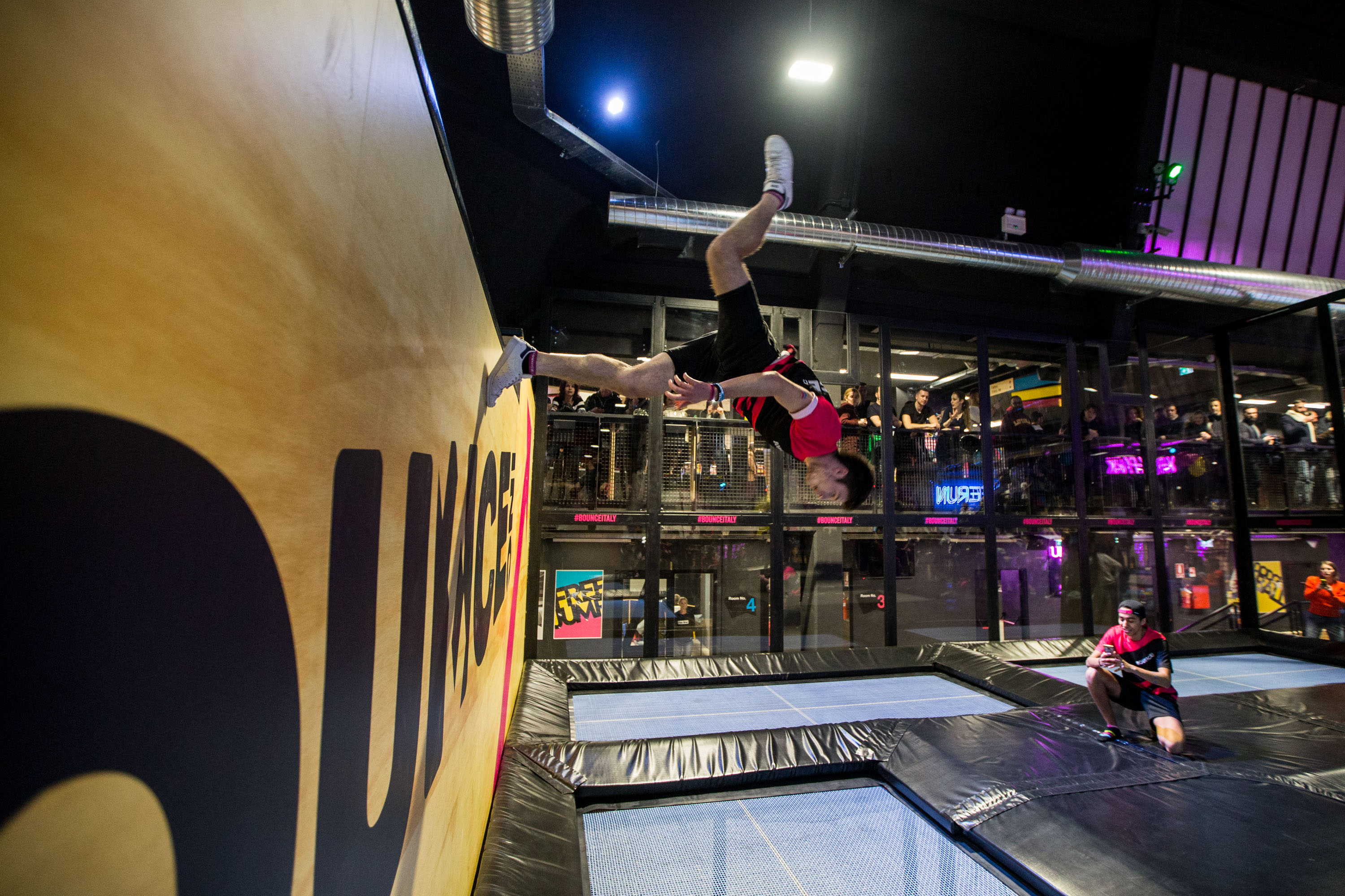 A Nichelino il più grande parco indoor dedicato al salto – Freejump, Slamdunk e molto altro