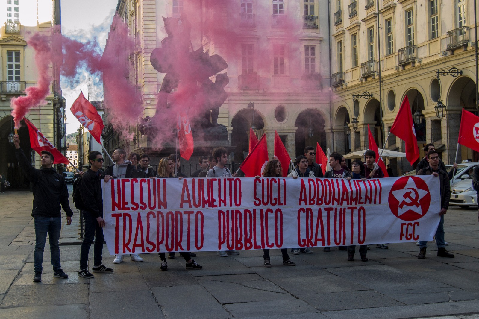 Nuove tariffe Gtt protesta di piazza