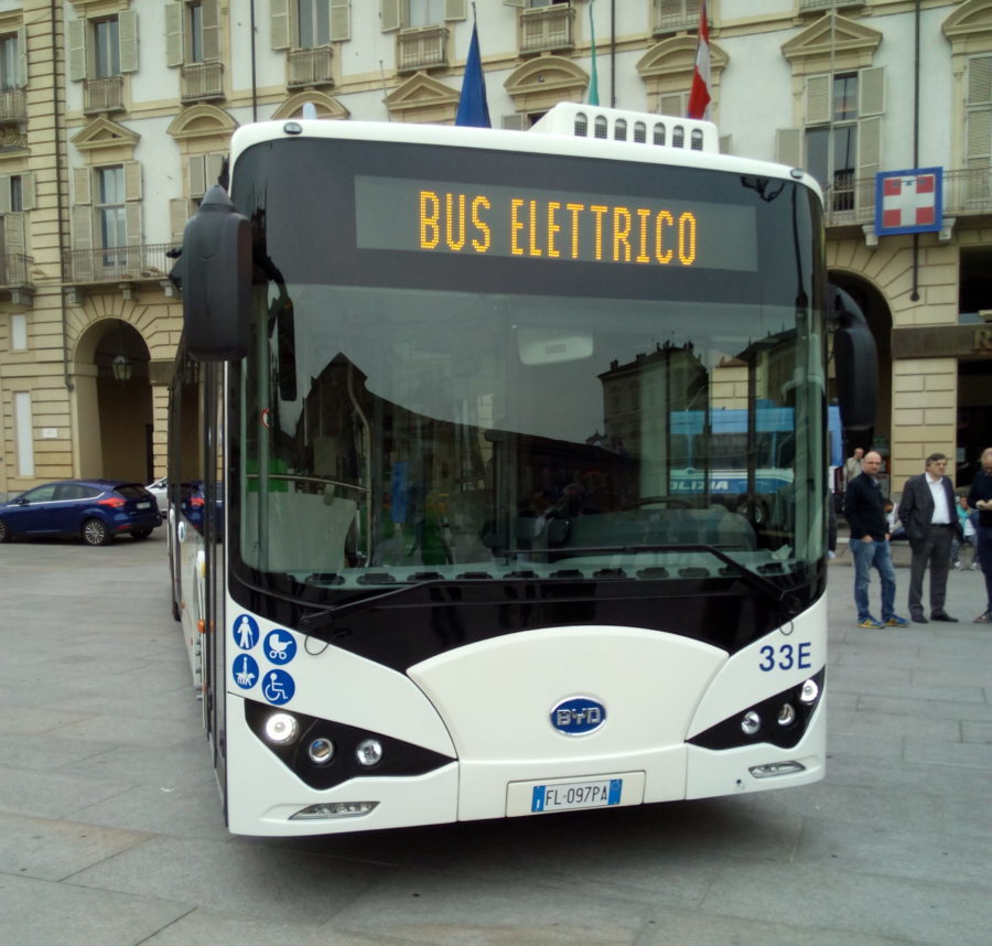 Cimitero monumentale – Una nuova fermata per i bus elettrici in via Varano