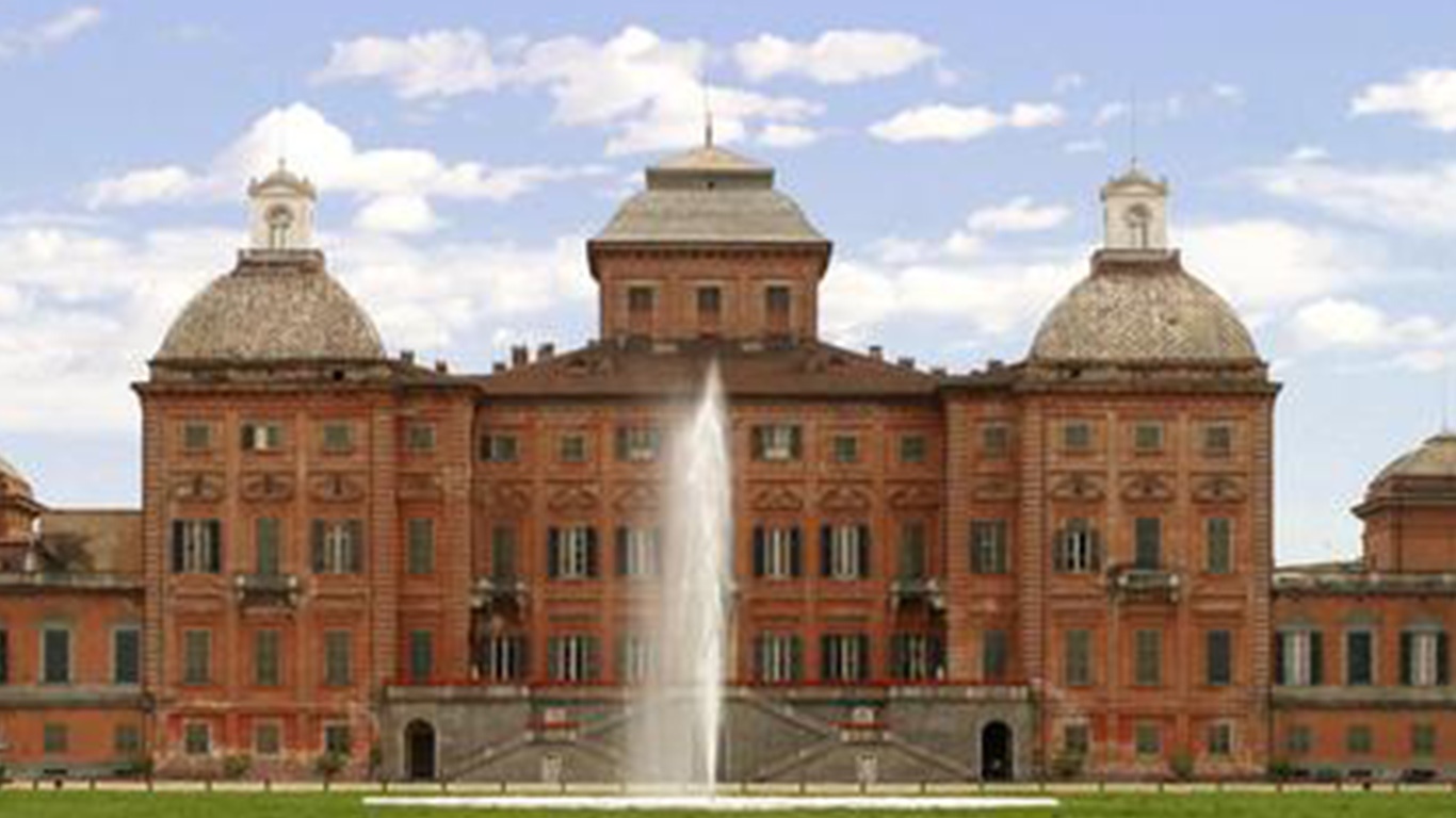 Il Castello di Racconigi cambia volto ospitando la mostra “Sovrane Eleganze”