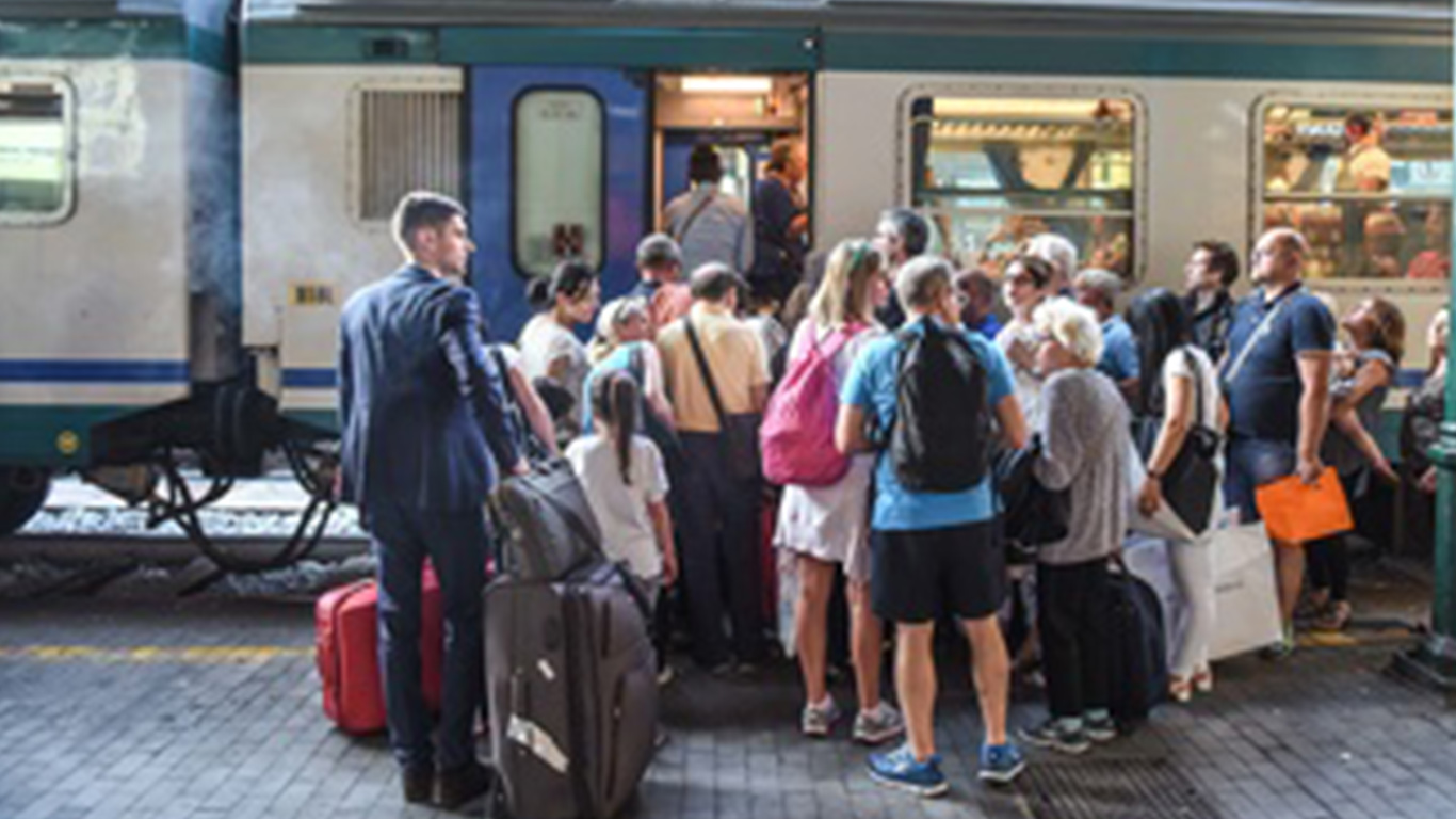 “Vergogna! Trattati come bestie!” L’Odissea di un passeggero sulla Torino-Savona – IL RACCONTO