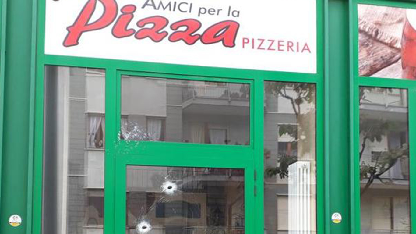 Fucilate contro la pizzeria – Far West in Provincia di Torino