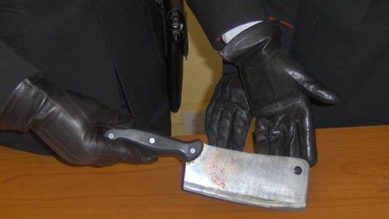 In auto con una mannaia in centro a Torino – Denunciato pregiudicato