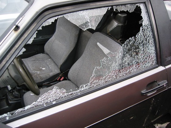 Saccheggiava le auto parcheggiate – Arrestato cittadino iracheno in periferia nord