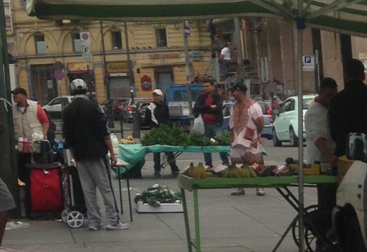 Ramadan – “Il quartiere di Porta Palazzo ostaggio di suk islamico abusivo” – La denuncia di Fratelli d’Italia