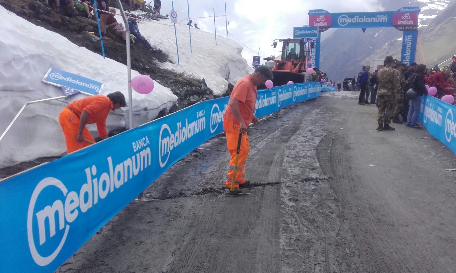 Il Colle delle Finestre vince la sua maglia rosa -LA GALLERY