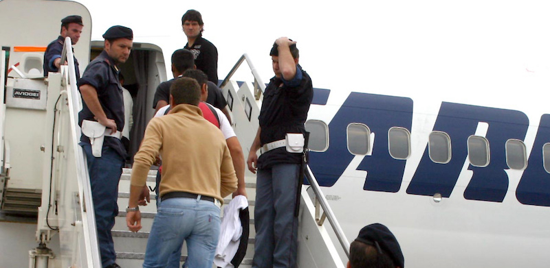 A Torino aumentano del 40% i rimpatri di migranti irregolari – Più di 300 rispediti a casa