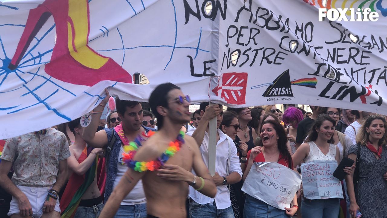 Successo del Gay Pride – 100.000 presenze e la ‘Deomofobina’ inviata al Ministro Fontana