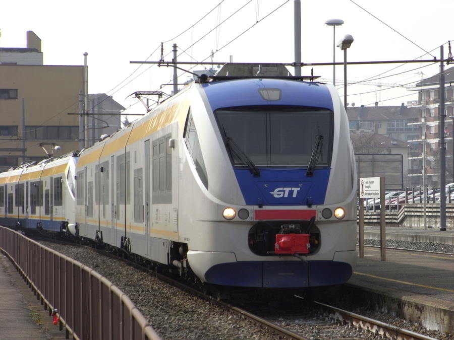 Marocchino blocca treno per 40 minuti – Voleva impedire alla figlia di raggiungere Torino