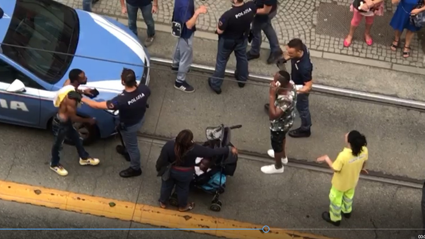 Nuova rissa selvaggia sul tram 4. “Situazione allarmante” – IL VIDEO