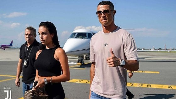 Ronaldo “beffa” i tifosi e sbarca a Caselle -Oggi il CR7 DAY