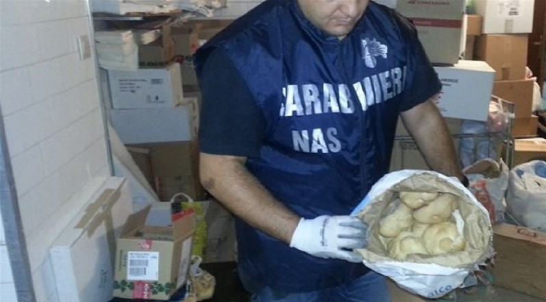 Ragnatele nei cibi e maxi sequestro di farine – Chiuso dai Nas ristorante cinese