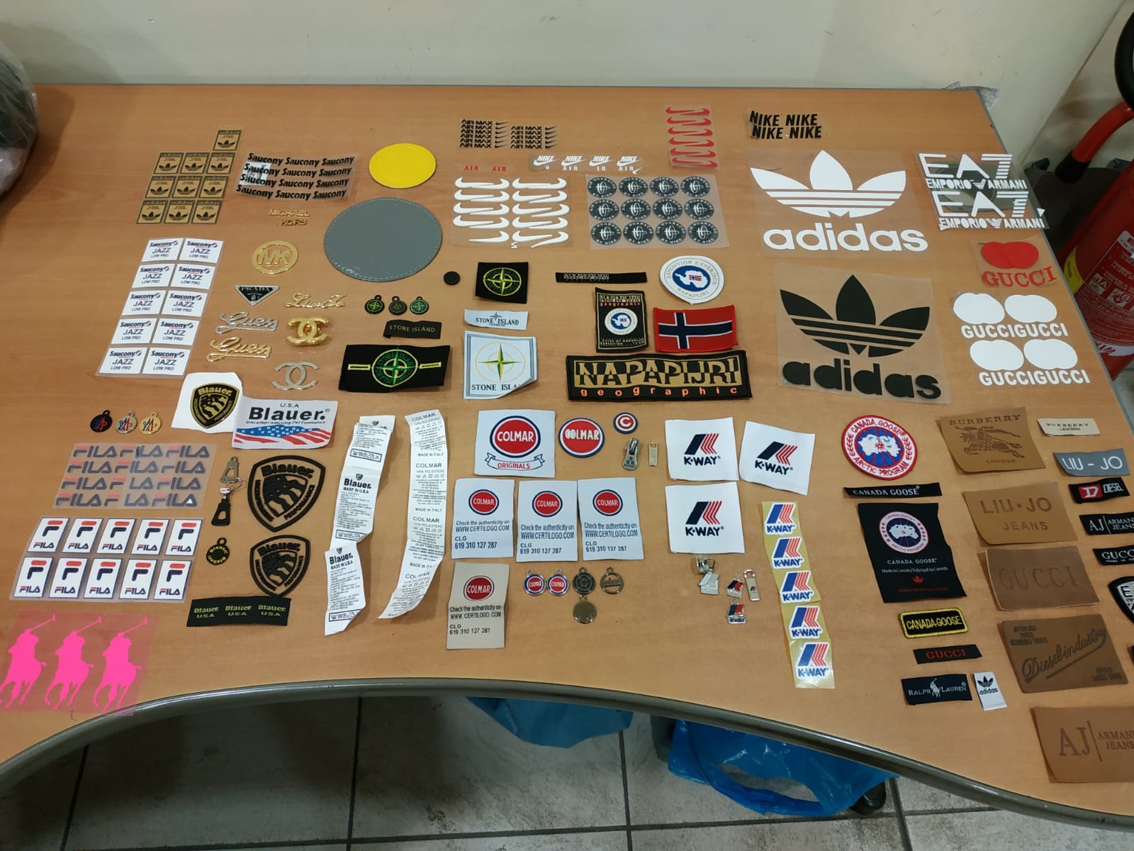 Marchi falsi su abiti destinati a Porta Palazzo – Indagata sarta cinese