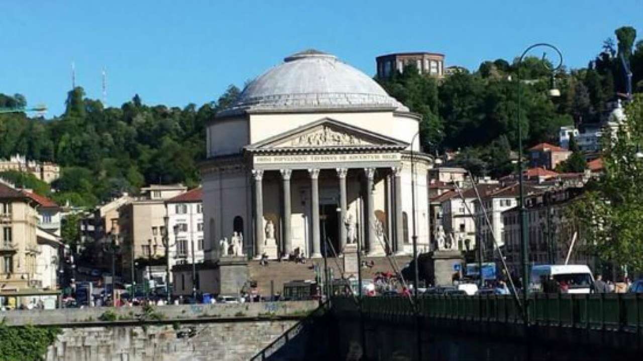 Il caso – Due milioni e mezzo di euro in un conto in Svizzera. Indagato l’ex parroco della Gran Madre