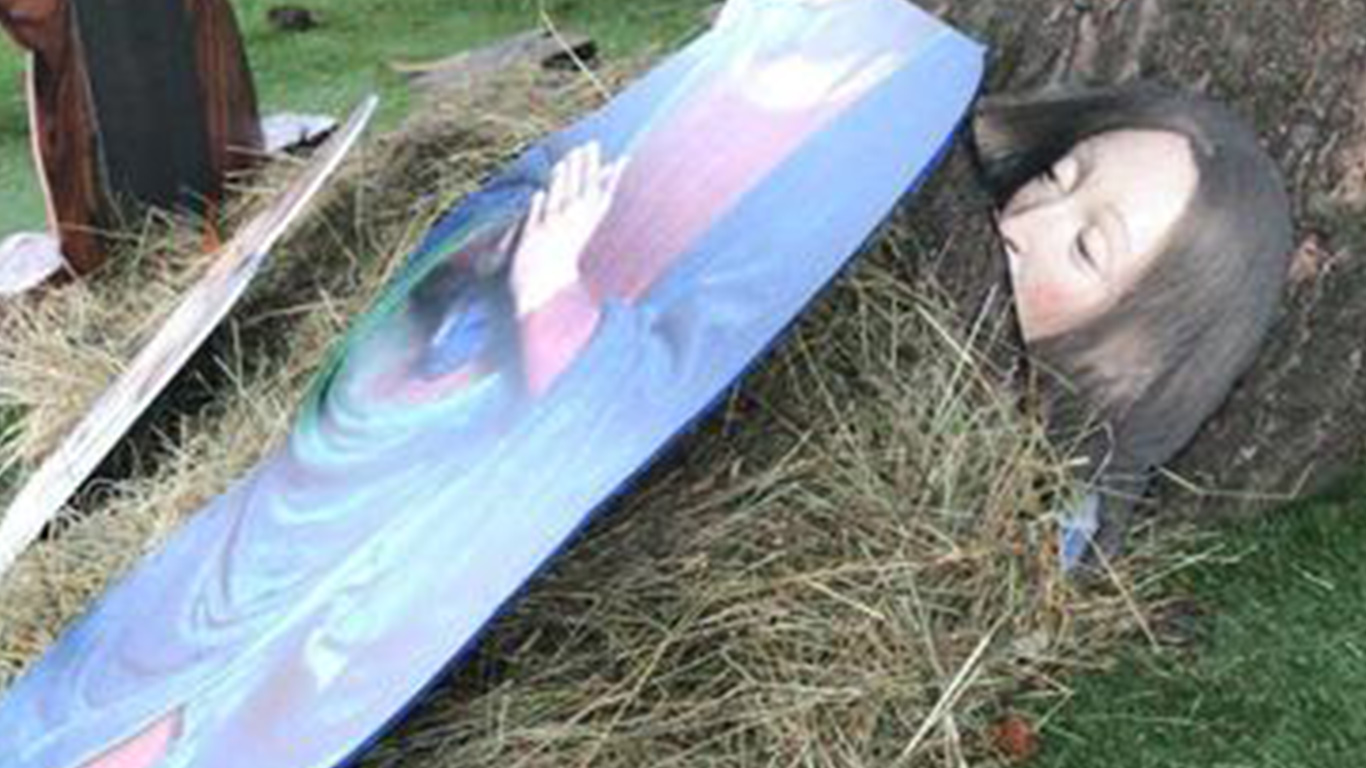 Madonna decapitata – Spregevole atto di vandalismo in un famoso presepe