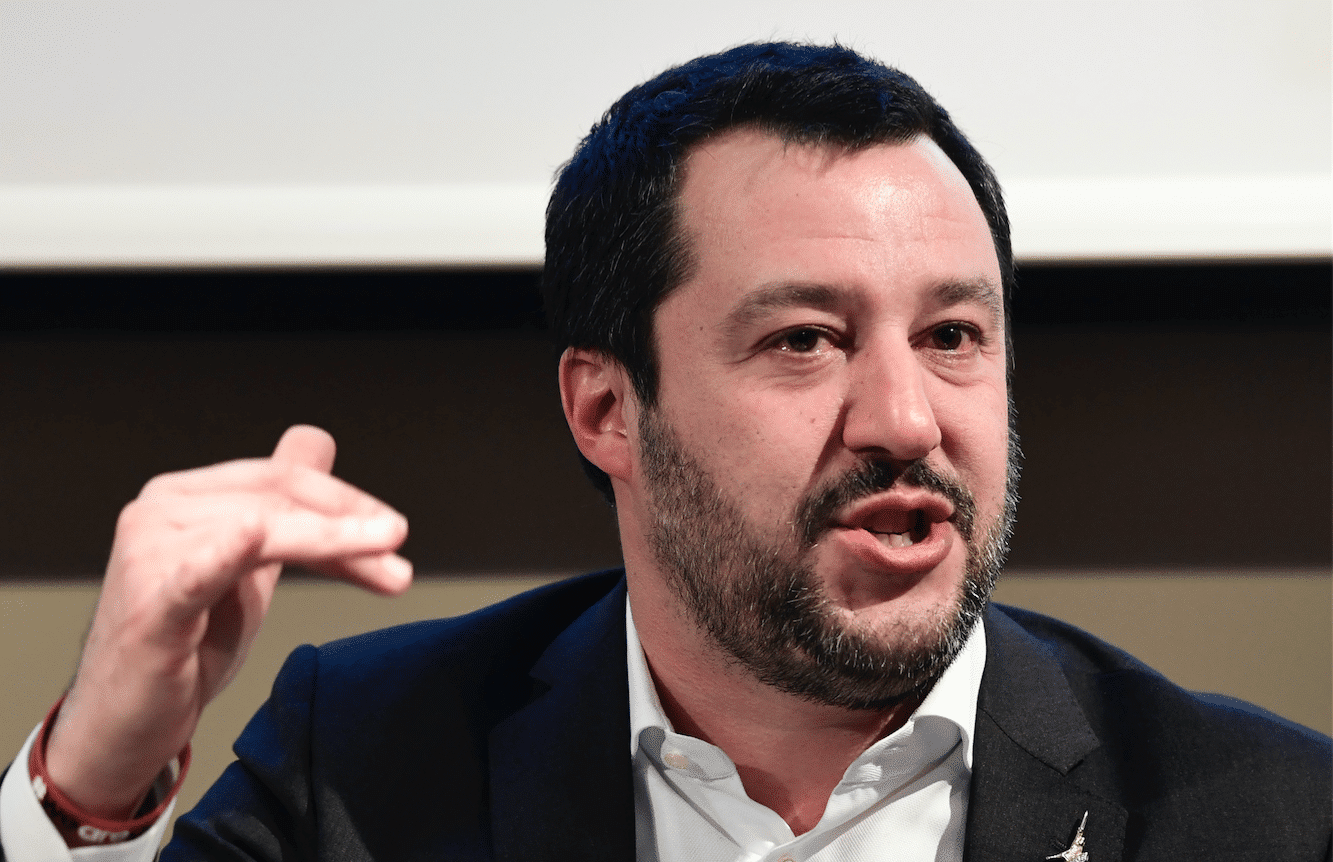 Salvini durissimo dopo la guerriglia a Torino per la chiusura del centro sociale “Galera per questi infami”