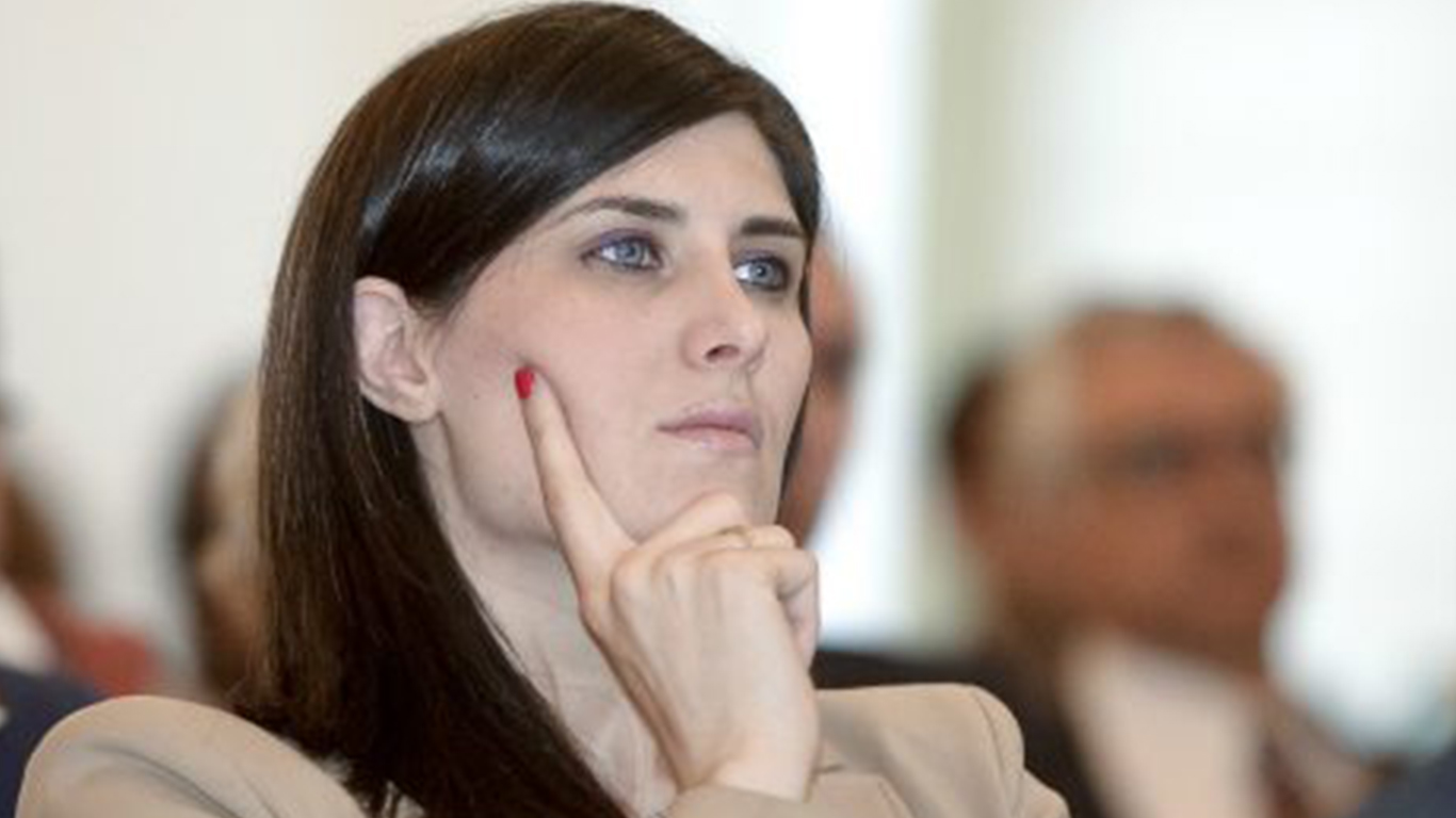 Chiara Appendino dal Pm – “Se non fossi serena mi dimetterei. E nessuno deve pagare per essere ricevuto in Comune”