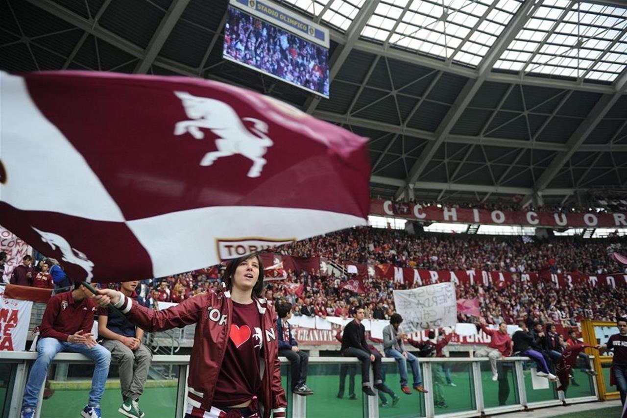 “Volevamo rubare la bandiera del Torino” E’ finisce a sassate fra ultrà granata e dell’Inter