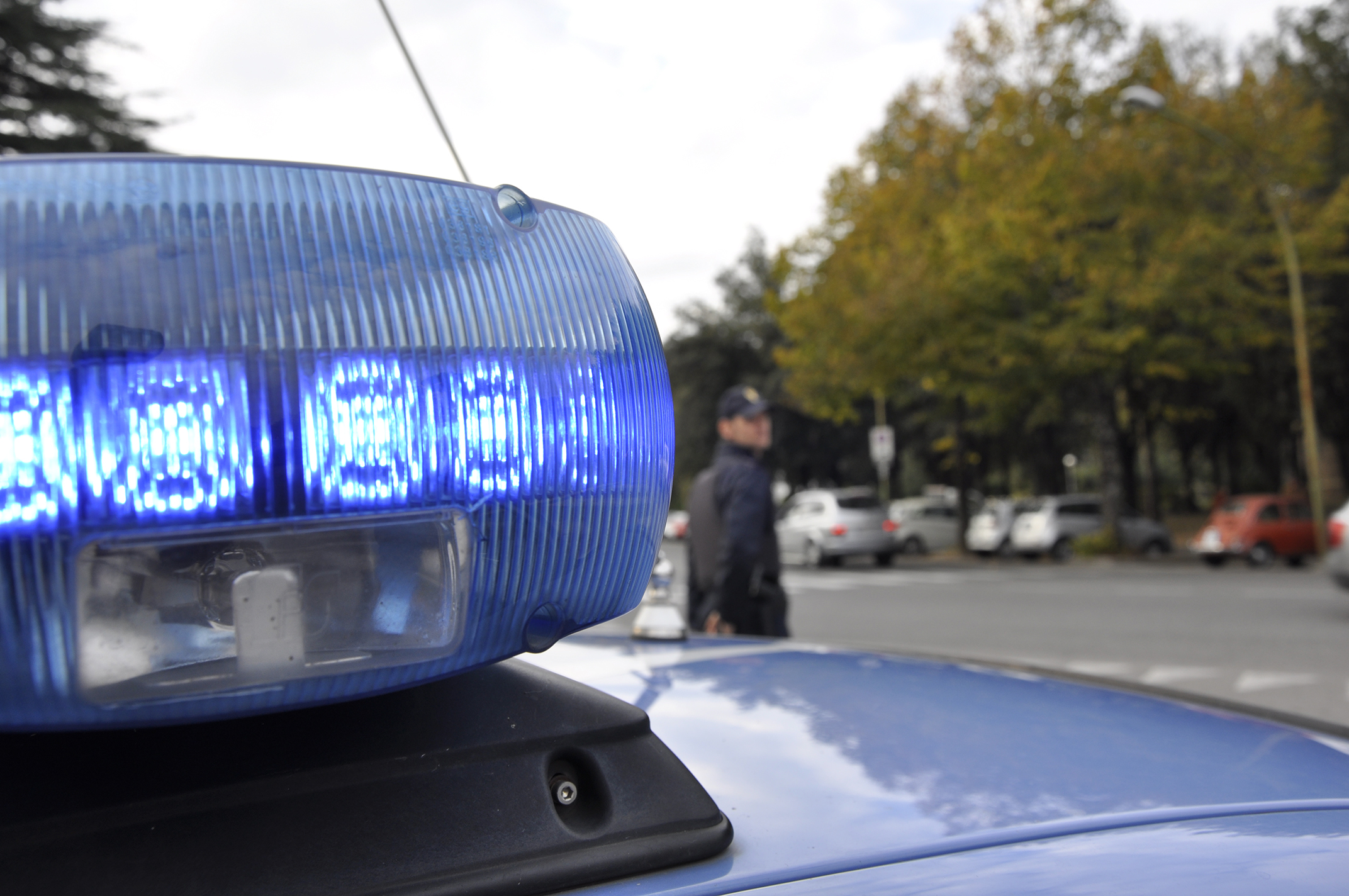 Rapina in un bar di Madonna di Campagna, finisce a calci e pugni con l’autore del furto, fermato dalla Polizia