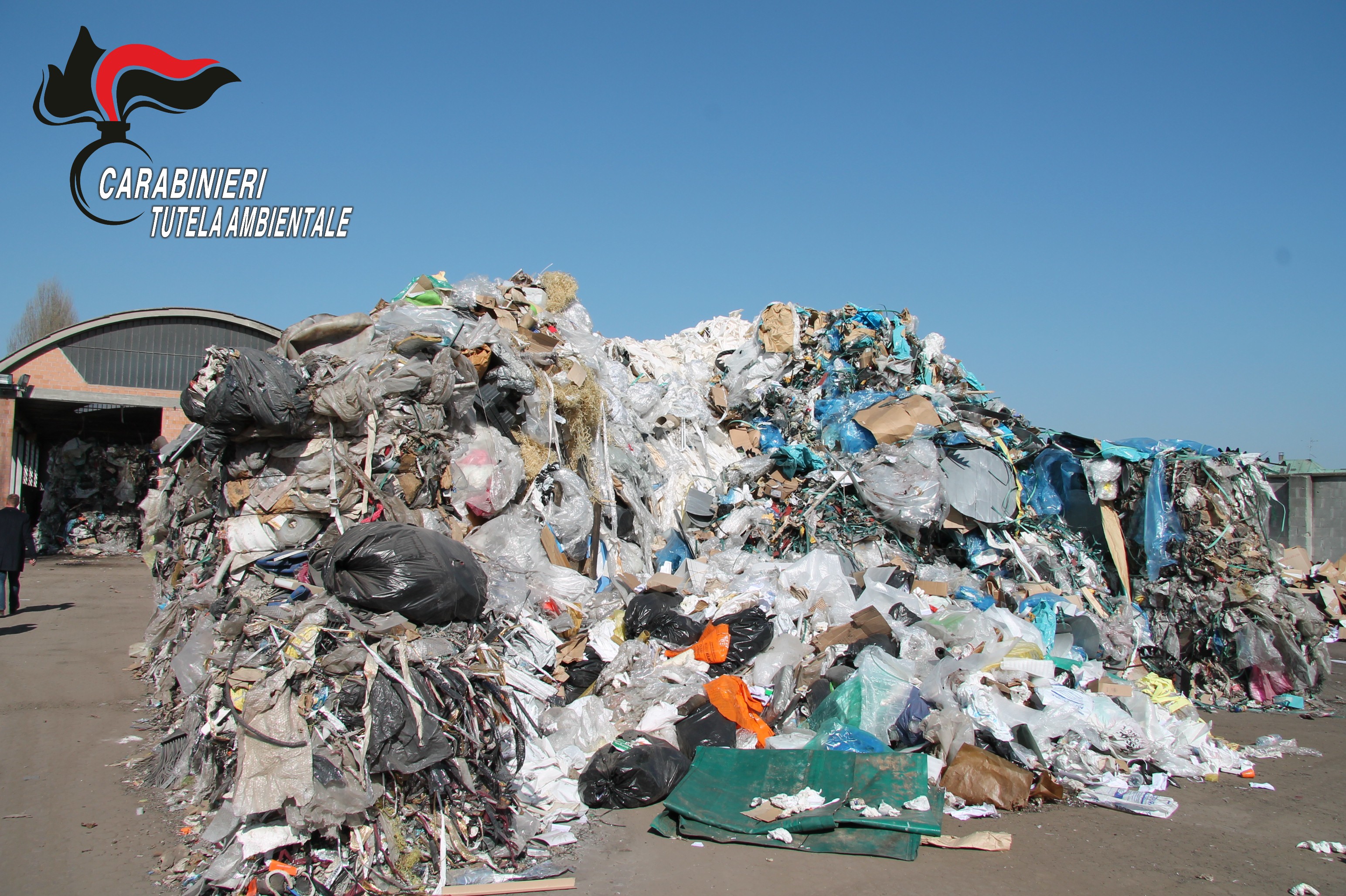 Blitz Carabinieri, sequestrate 5mila tonnellate di rifiuti – “Imprenditori senza scrupoli”