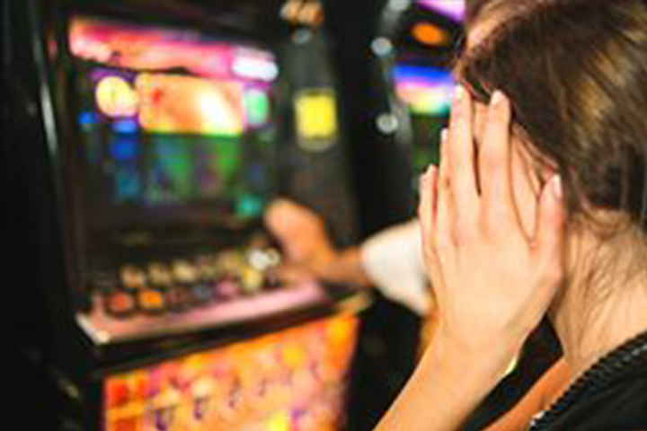 Azzardo in Piemonte, numeri allarmanti – 11 mila indebitati ricorrono al Monte dei pegni