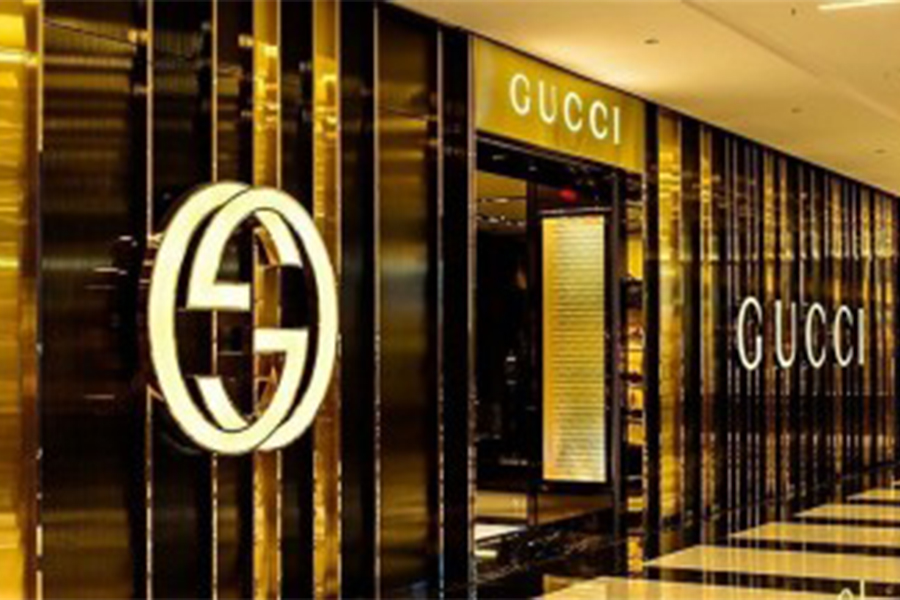 Gucci, il marchio d’alta moda si trasferisce in Piemonte – Addio alla Svizzera
