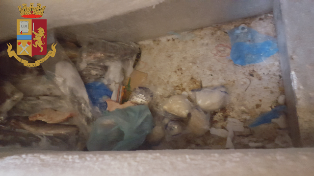 10 kg di polli mal conservati – Maxi multa e denuncia per titolare di market