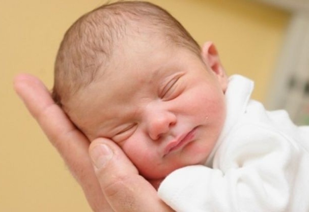 Parto ‘record’ al Sant’Anna – Salvate mamma e neonata, la donna aveva  una cisti di 18 centimetri