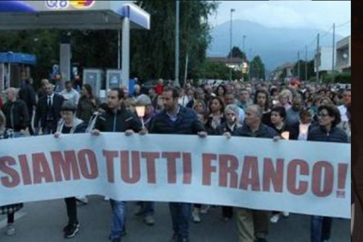 “Siamo tutti Franco!” – La fiaccolata in difesa del tabaccaio che ha ucciso il ladro “Ha fatto bene”