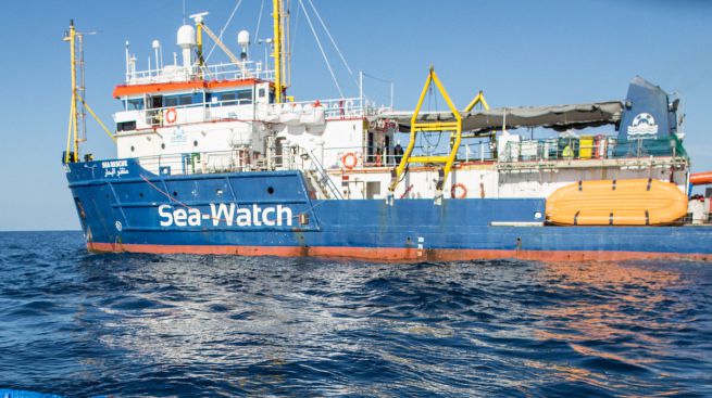 L’Arcivescovo Nosiglia ribatte a Salvini “Prendiamo i migranti e li portiamo a Torino”