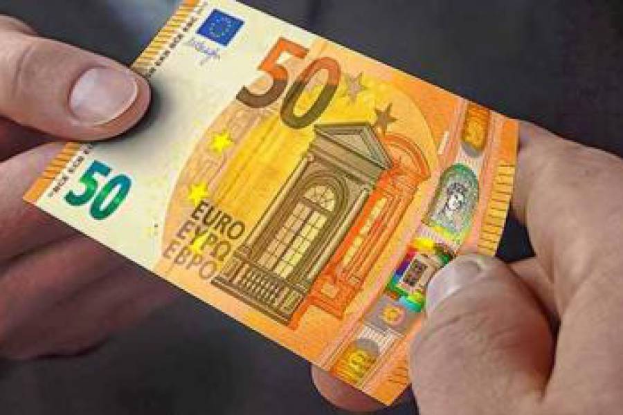 Truffatore gira per negozi con alcune centinaia di euro false  – Fermato dalla Polizia