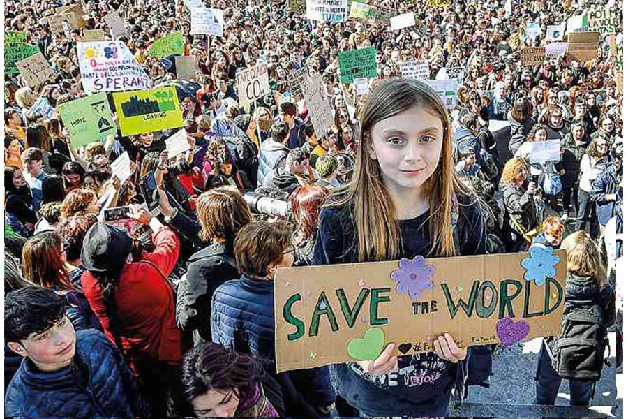 Un fiume di giovani al corteo per l’ambiente a Torino – Oltre 50 mila partecipanti