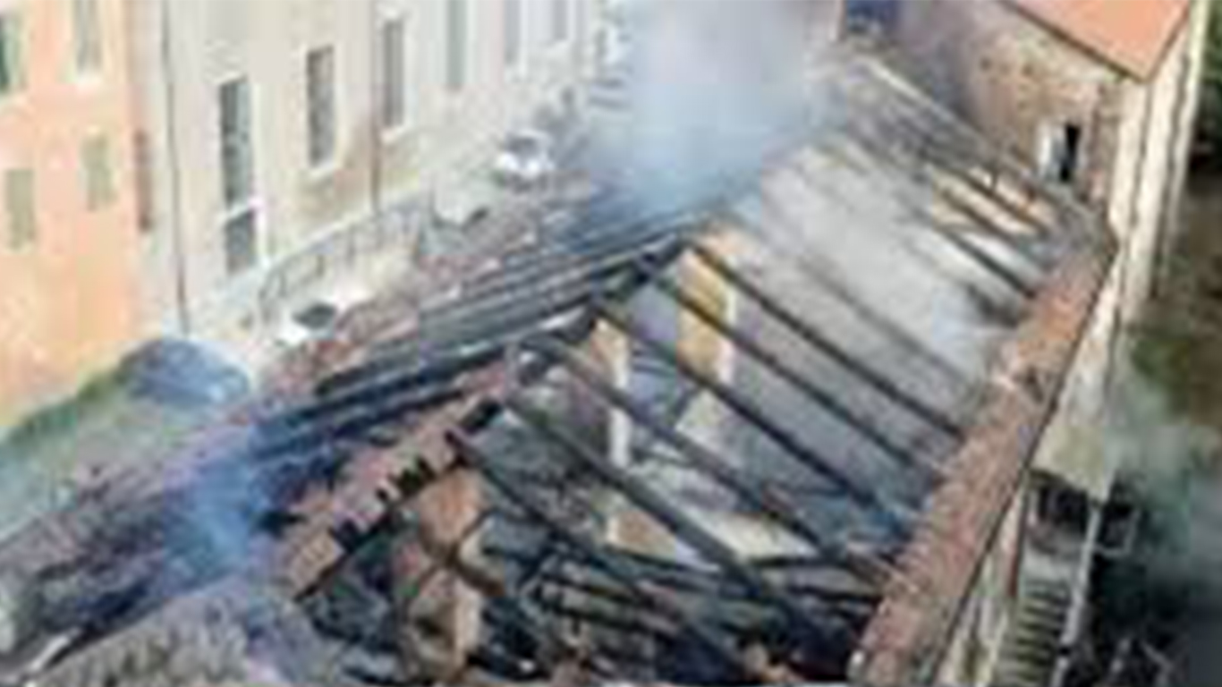 Fiamme alla Cavallerizza – Salvi Auditorium e Archivio Rai “Grazie ai Vigili del Fuoco”