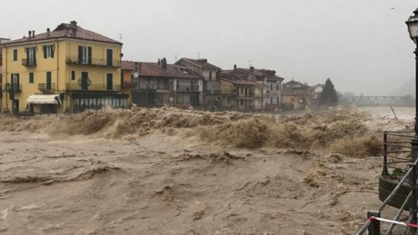 Maltempo e paura in Piemonte – Muore un tassista travolto dall’acqua