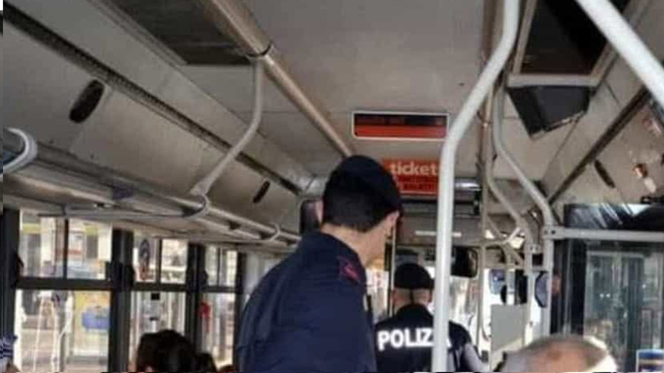 Retata della Polizia sul Tram 4 “E’ il piu’ pericoloso della città”- I passeggeri applaudono