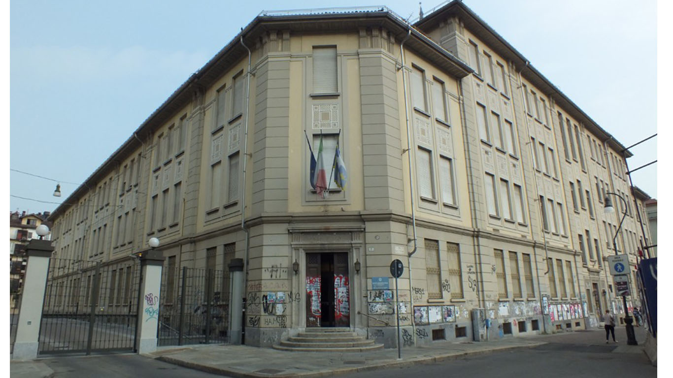 La Finanza ‘irrompe’ al Liceo Gioberti – Identificati i professori