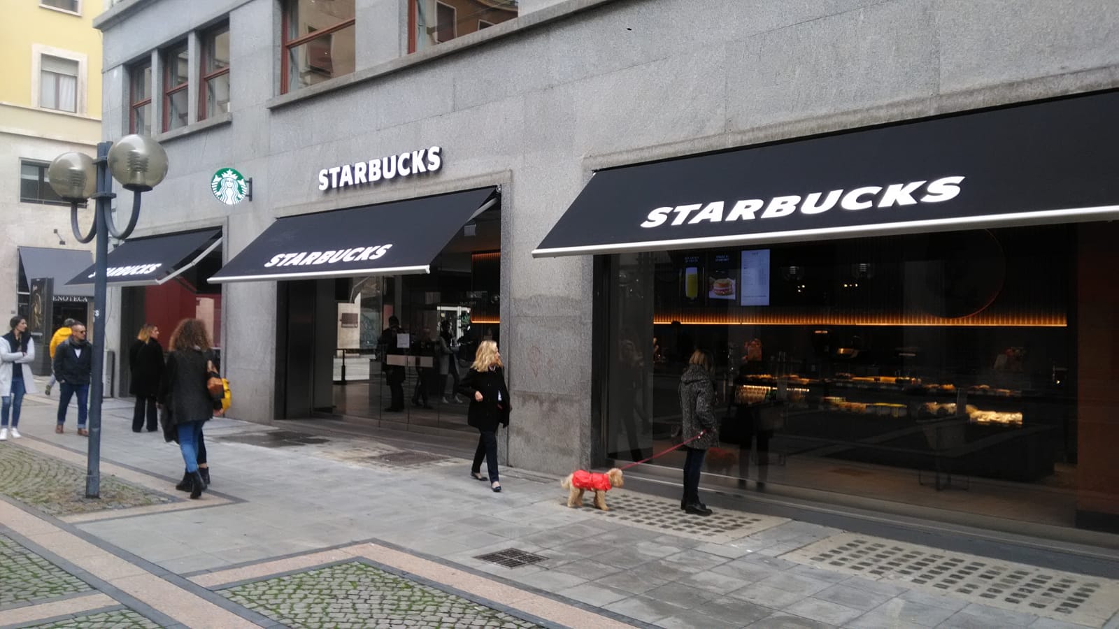 Ecco Starbucks a Torino – E’ il piu’ grande d’Italia