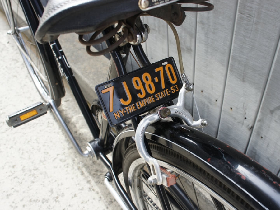 Targa obbligatoria sulle bici contro i ciclisti indisciplinati – E’ bagarre in Comune