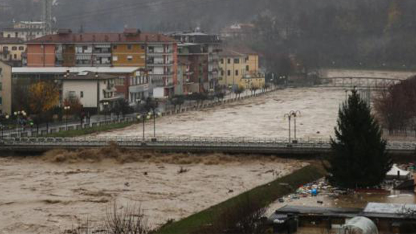 Alluvione, due donne disperse e il Tanaro fa paura – 70mm di pioggia in poche ore