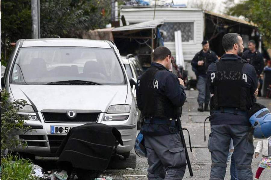 Nomadi sorpresi a forzare l’ingresso di una casa – Fuggono, ma vengono rintracciati nel campo rom
