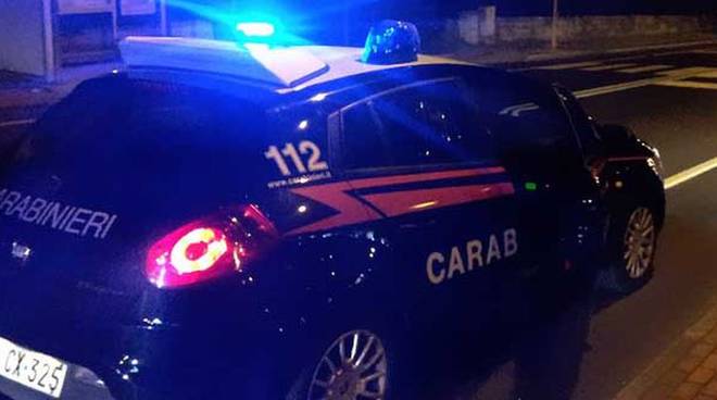 Carabiniere di 23 anni interviene per un incidente ed è travolto da un auto – Gravissimo al Cto