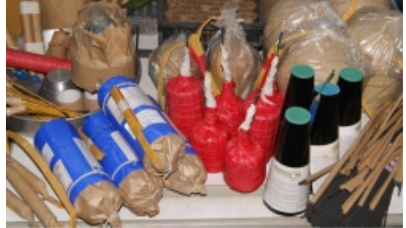 Vendono frutta, verdura e… botti illegali – Denunciata una famiglia di commercianti