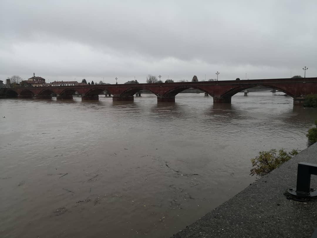 Il Po sale di un metro – Condizioni straordinarie, chiude la zona dei Murazzi