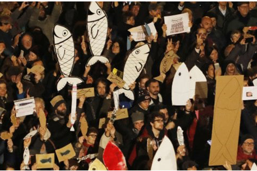 Contro Salvini continua l’exploit delle ‘sardine’ di Torino – 50mila adesioni, anche madamine e grillini